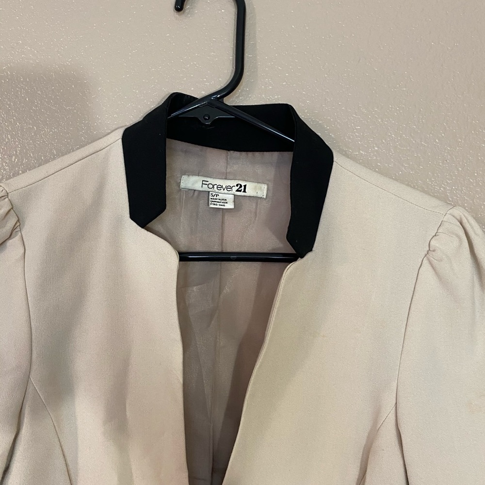 FOREVER 21 Beige and black blazer - Picture 3 of 4